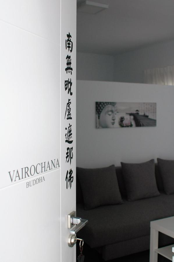 Jingtu Wellness & * Comares